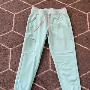 Figs Core Scrub Top and Jogger